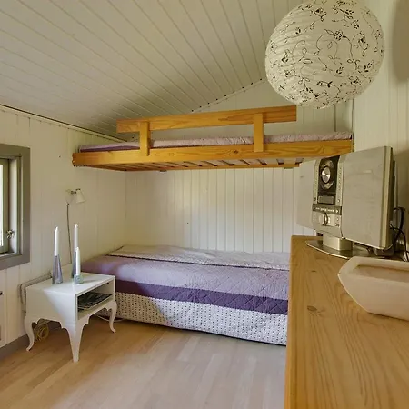 Three-bedroom Holiday In * Hals