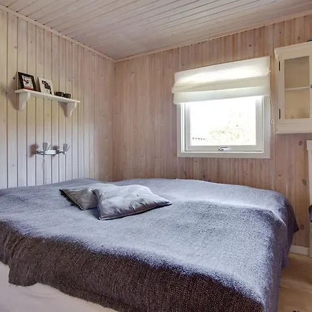 Three-bedroom Holiday In * Hals